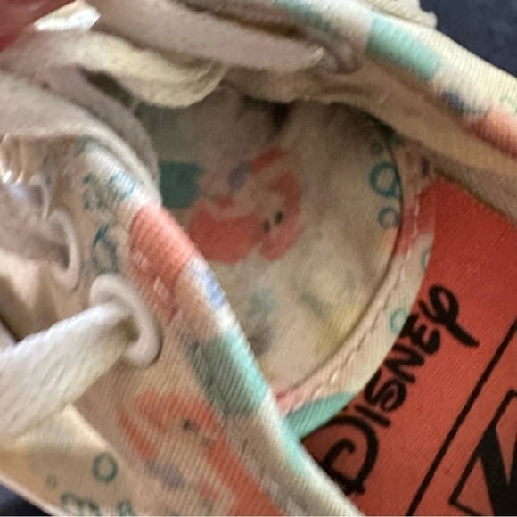 VANS x Disney Little Mermaid Ariel Shoes women's size 7 1/2, well loved - Picture 5 of 7